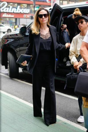 Angelina Jolie Black Suit New York City elokuussa 2023