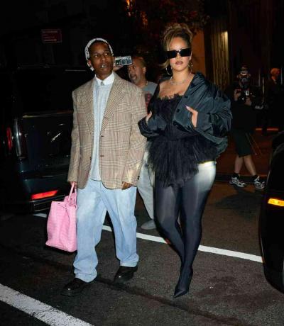 ASAP Rocky a Rihanna jedou do Carbone na jeho 34. narozeniny 4. října 2023 v New Yorku.