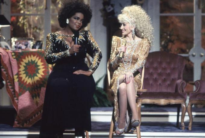 أزياء أوبرا وينفري ودوللي بارتون في الثمانينات