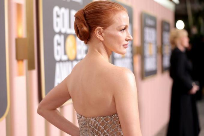 jessica chastain saç altın küreler 2023