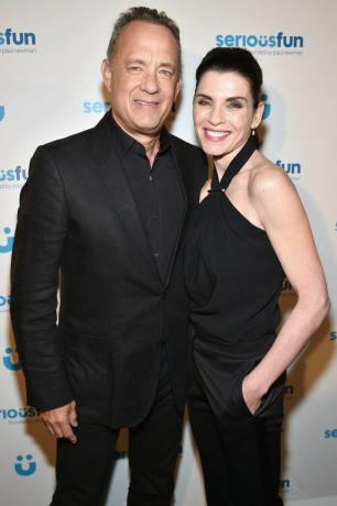 Tom Hanks og Julianna Margulies