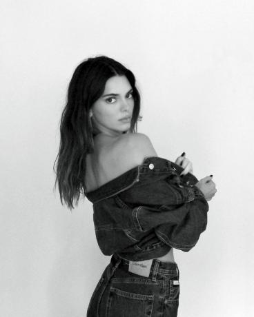 Kendall Jenner pentru Calvin Klein