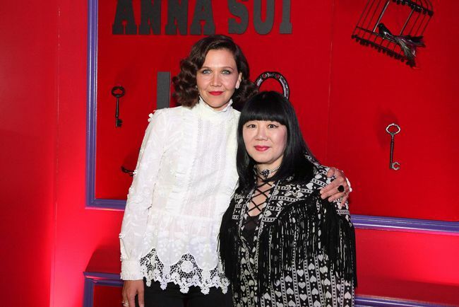 Maggie Gyllenhaal och Anna Sui