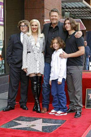Zuma Rossdale, Gwen Stefani, Blake Shelton, Apollo Rossdale és Kingston Rossdale részt vesz Blake Shelton sztárceremóniáján a Hollywood Walk Of Fame-en