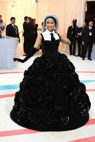 Cardi nimmt an der Met Gala 2023 teil