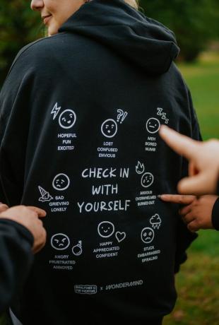  Wondermind and Self-Care je za vsakogar Check In With Yourself Sweatshirt