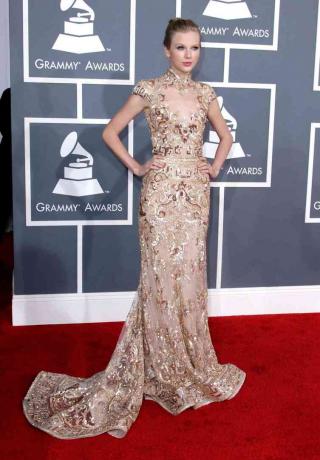 Taylor Swift sul tappeto rosso per la 54esima edizione dei GRAMMY Awards