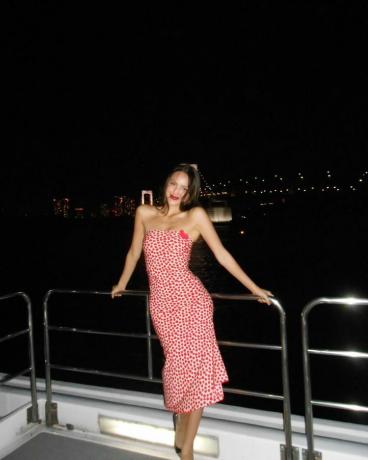 ओलिविया रोड्रिगो चेरी लाल दिल के आकार की ट्यूब ड्रेस