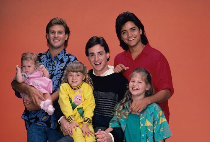 Bob Saget, John Stamos, Joey Gladstone, Mary-KateAshley Olsen, Jodie Sweetin a Candace Cameron Pilot epizoda v roce 1987