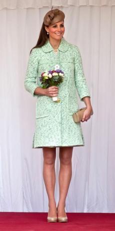 Kate Middleton Best Outfits - Mulberry kabát