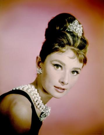 Audrey Hepburn bikube frisyre