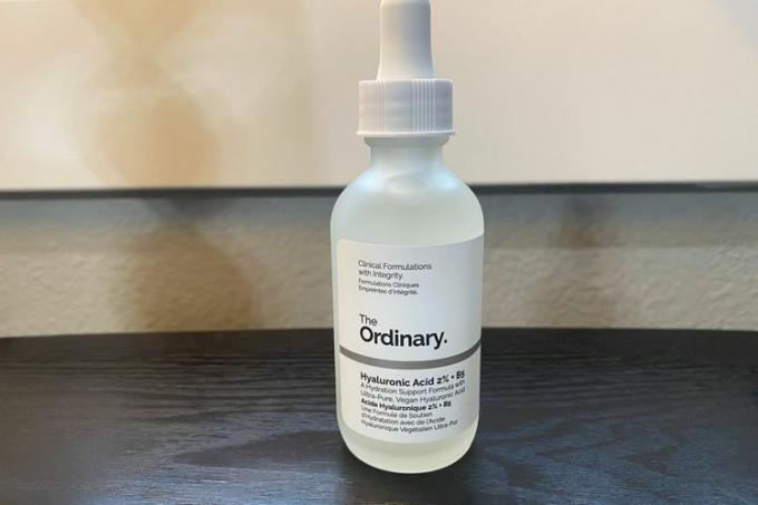 Eine Flasche The Ordinary Hyaluronsäure 2 % + B5