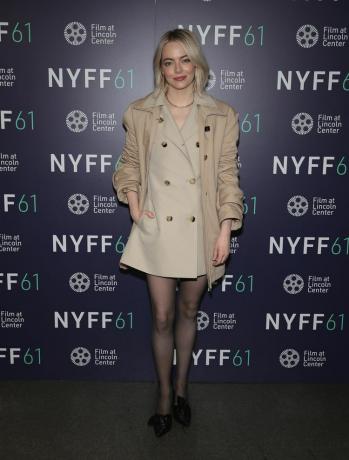 Trenčkot Emma Stone z filmového festivalu v New Yorku
