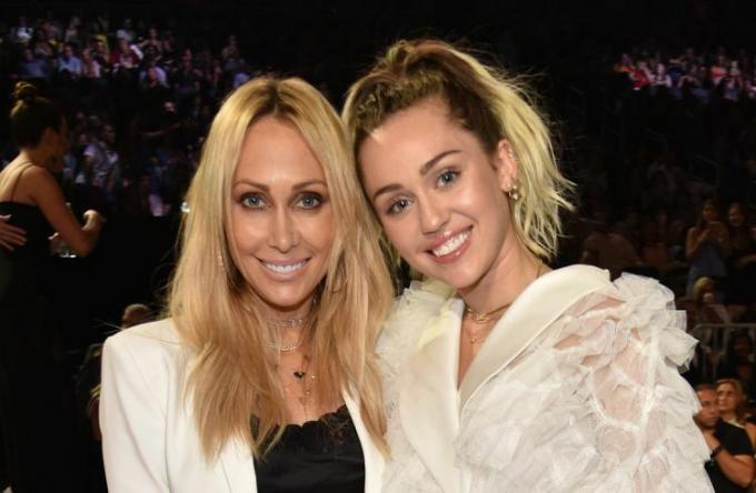 Miley e Tish Cyrus Billboard Awards