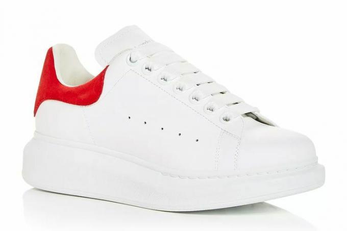 Sneaker oversize di Alexander McQueen