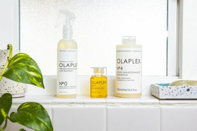 Botol produk perawatan rambut Olaplex 