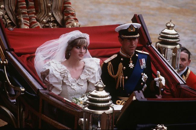 Prins Charles, Prins van Wales en Diana, Prinses van Wales op hun trouwdag