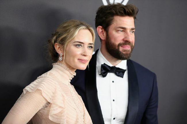 Emily Blunt ślubna opalenizna w sprayu