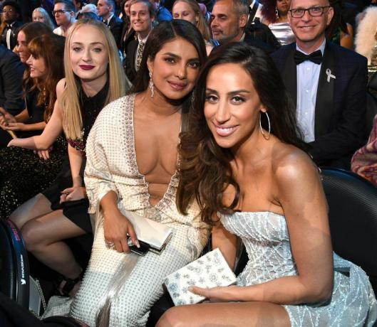 Priyanka Chopra, Sophie Turner, Danielle Jonas vid 2020 Grammy Awards