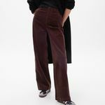 Pantalon ample en velours côtelé taille mi-haute GAP en marron foncé.