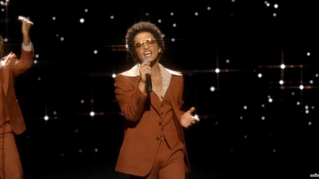 Bruno Mars 70-talsstil är en hyllning till den korta kungens sommar