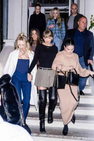 Brittany Mahomes, Taylor Swift, Selena Gomez Gigi Hadid och Sophie Turner ses i NoHo
