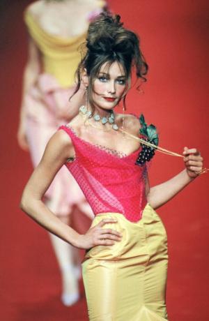 90'ların modeli Carla Bruni
