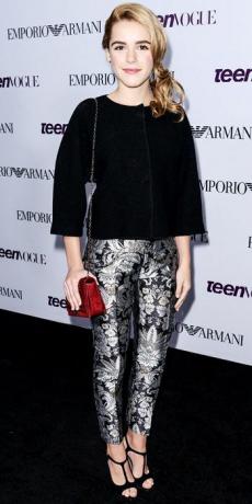 Kiernan Shipka en Emporio Armani