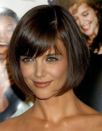 Katie Holmes nosí účes obrácený bob