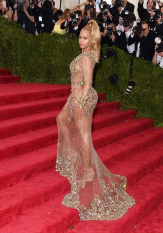 Beyonce på röda mattan för 'China: Through The Looking Glass' Costume Institute Benefit Gala på Metropolitan Museum of Art