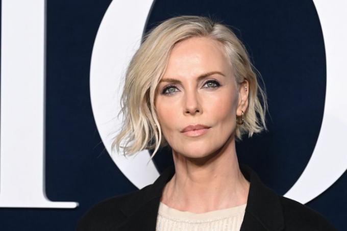 Charlize Theron Diorin muotinäytös 2023